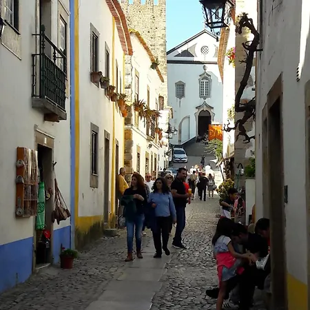 Dom wakacyjny Casa Do Pinheiro Near Obidos With Garden