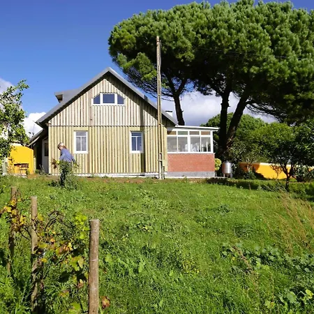 Feriehus Casa Do Pinheiro Near Obidos With Garden