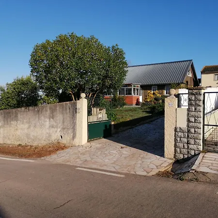 Casa Do Pinheiro Near Obidos With Garden Holiday home *