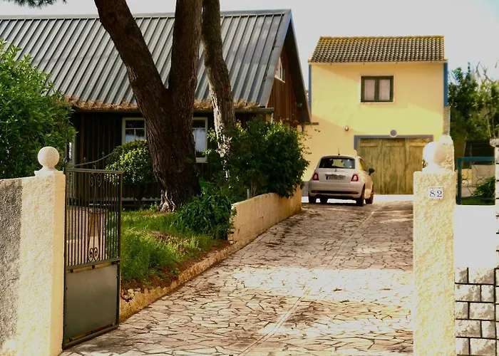 Casa Do Pinheiro Near Obidos With Garden *