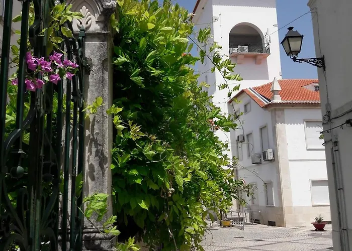 Hébergement de vacances Casa Do Pinheiro Near Obidos With Garden *